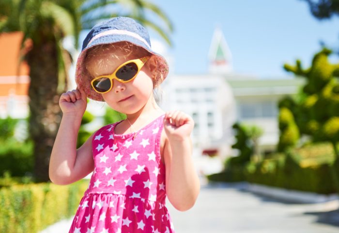 Chapeau anti-UV bébé et enfant : nos critères de sélection pour une protection optimale